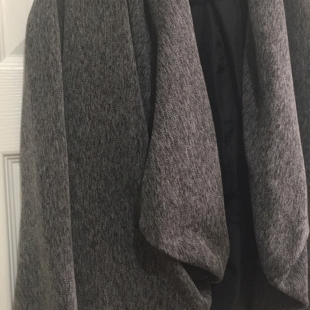 Blazer - Picture 3 of 7